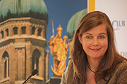 vorgestellt im Presseclub: die neue Tourismus-Chefin Geraldine Knudson (©Foto: Martin Schmitz)